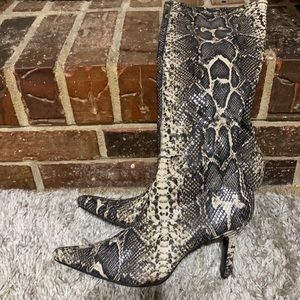 Zip Snakeskin Calf boots